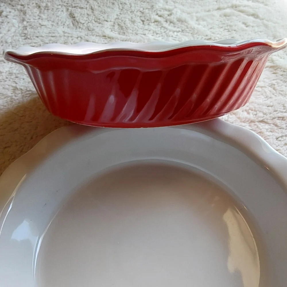 🌺 NEW *Set of 2* Red and White Ceramic Baking Dish Set